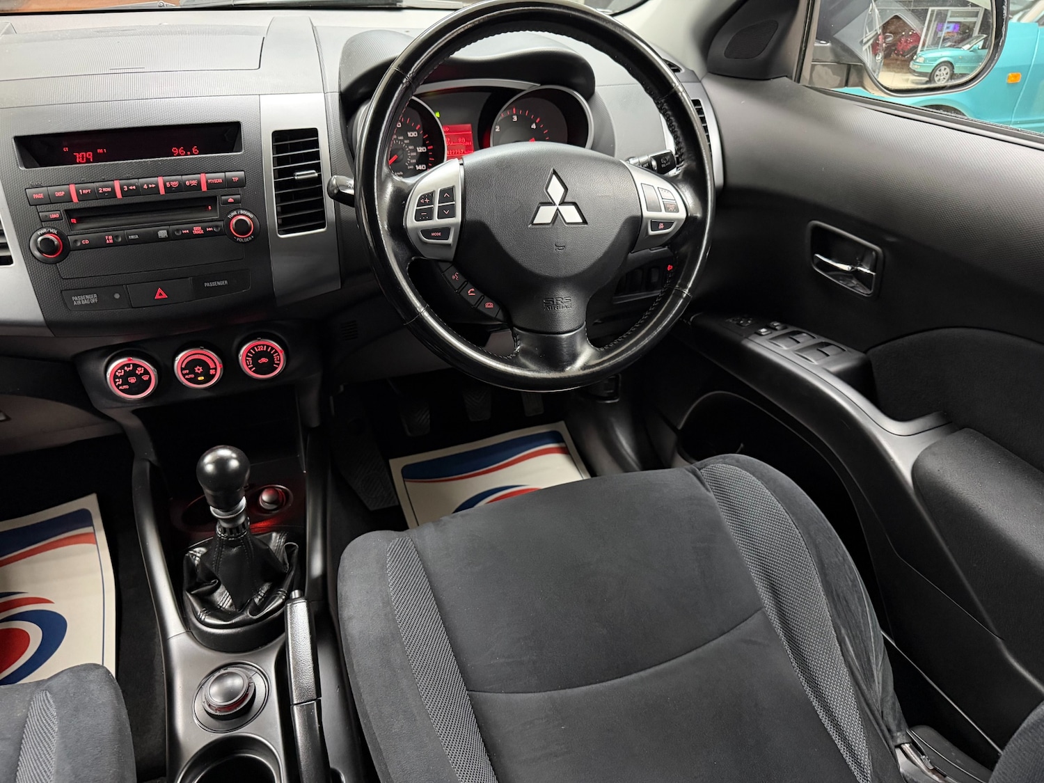 Used Mitsubishi Outlander 2007 for sale - 77881196: Photo 9