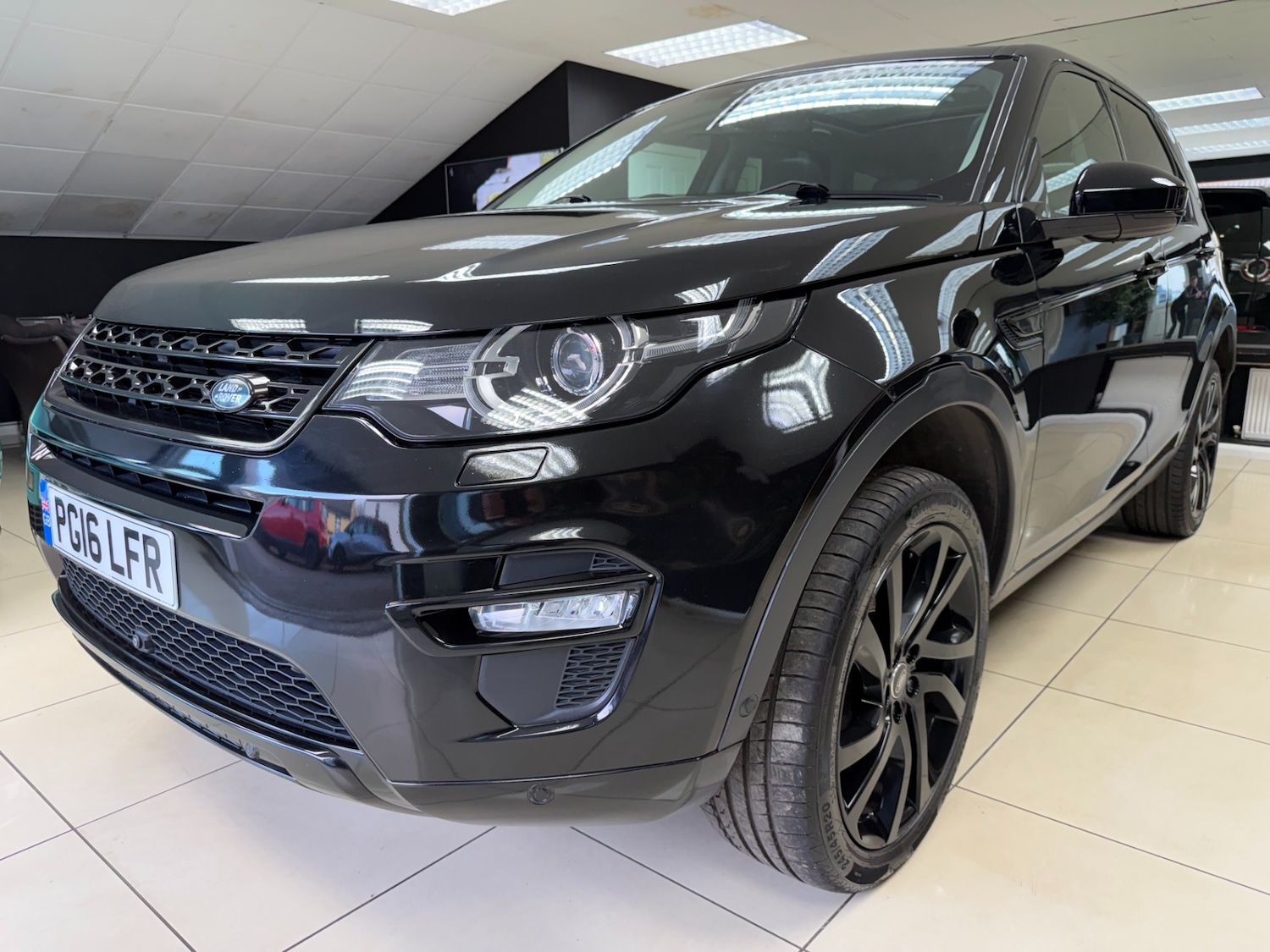 Used Land Rover Discovery Sport 2016 for sale - 78045762: Photo 3