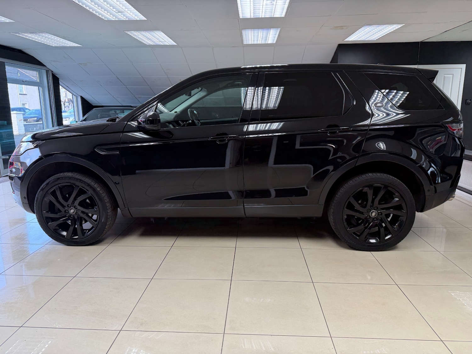 Used Land Rover Discovery Sport 2016 for sale - 78045762: Photo 4