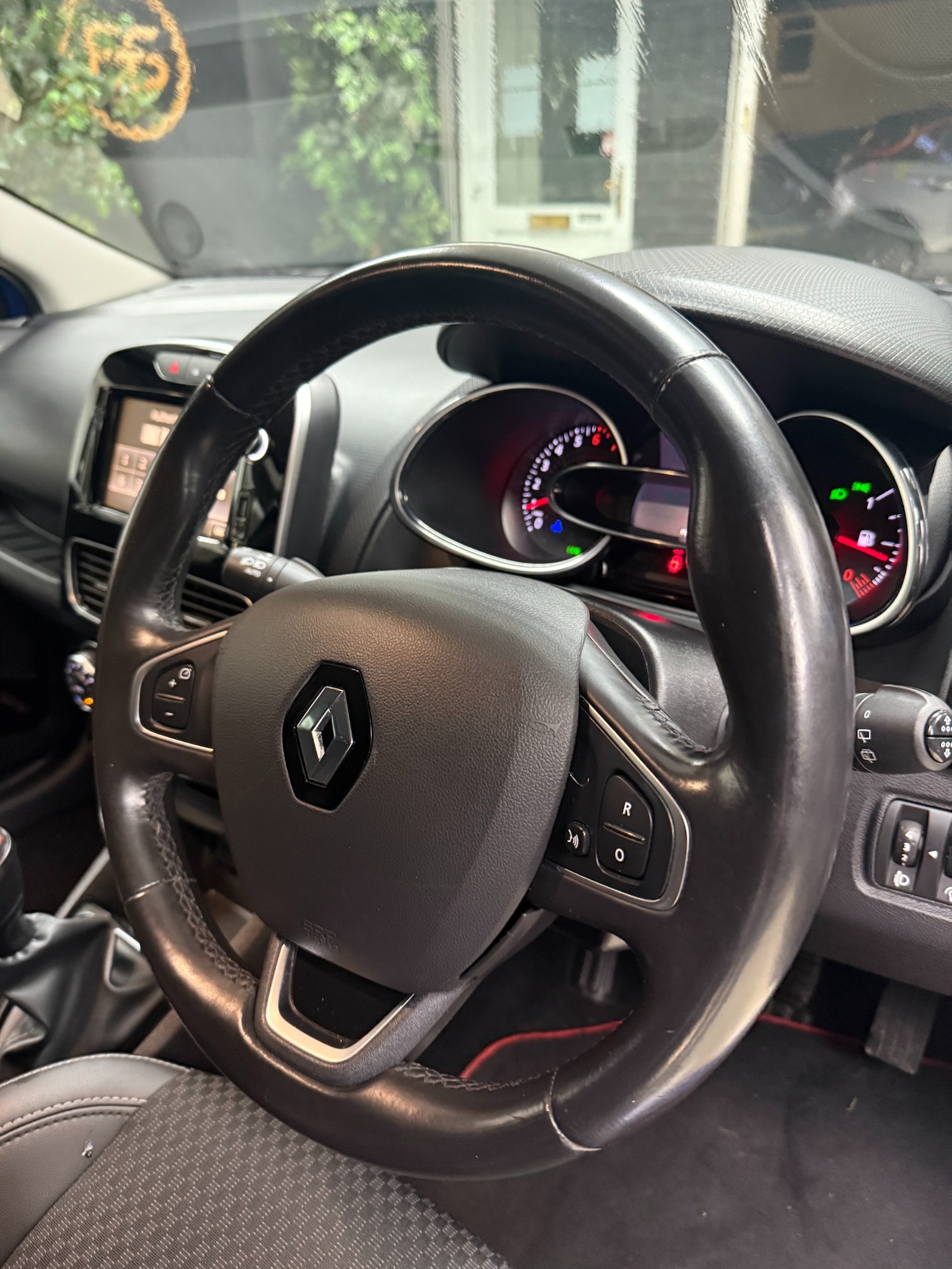 Used Renault Clio 2019 for sale - 77438508: Photo 12