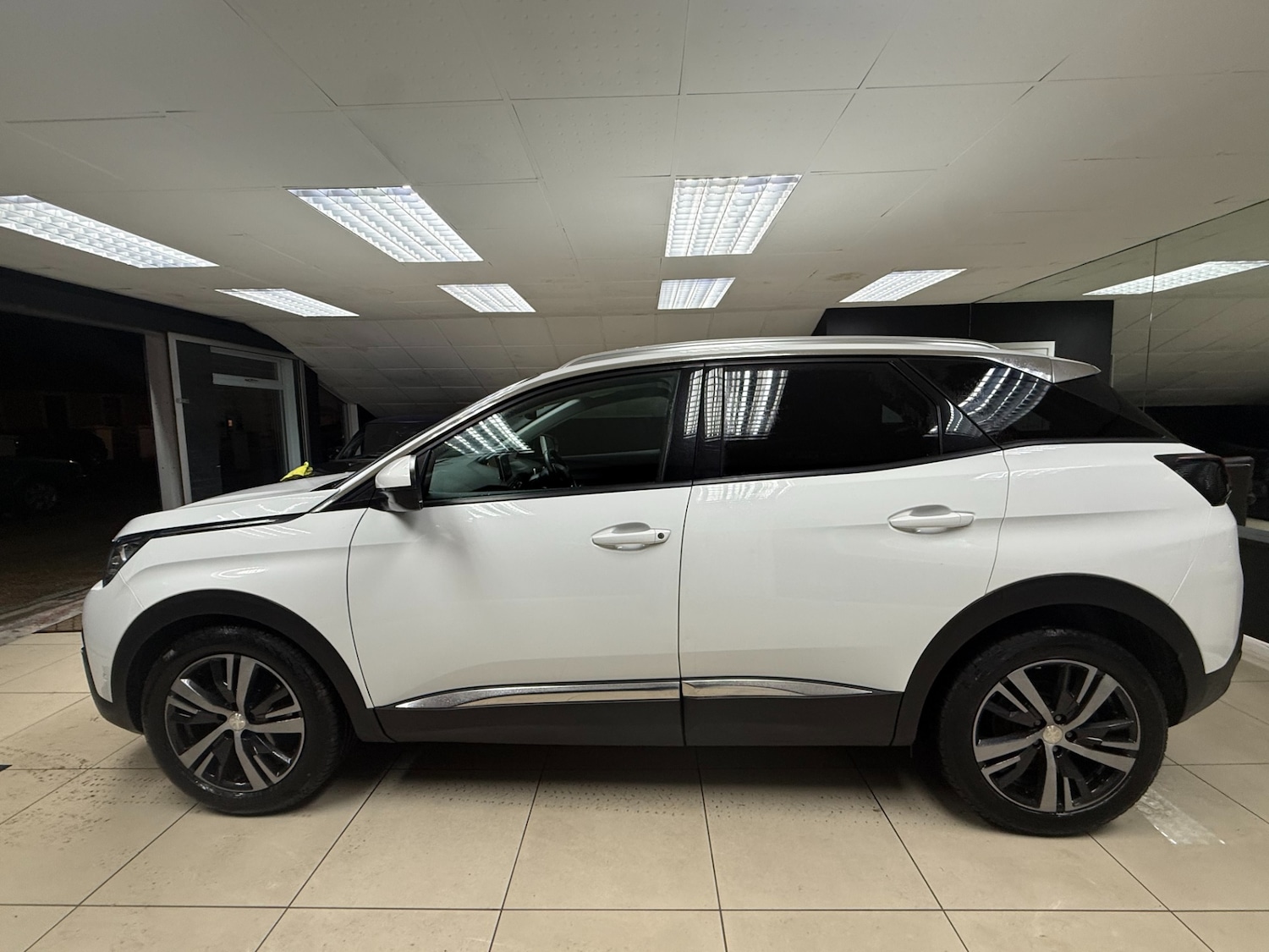 Used Peugeot 3008 2019 for sale - 77438501: Photo 4