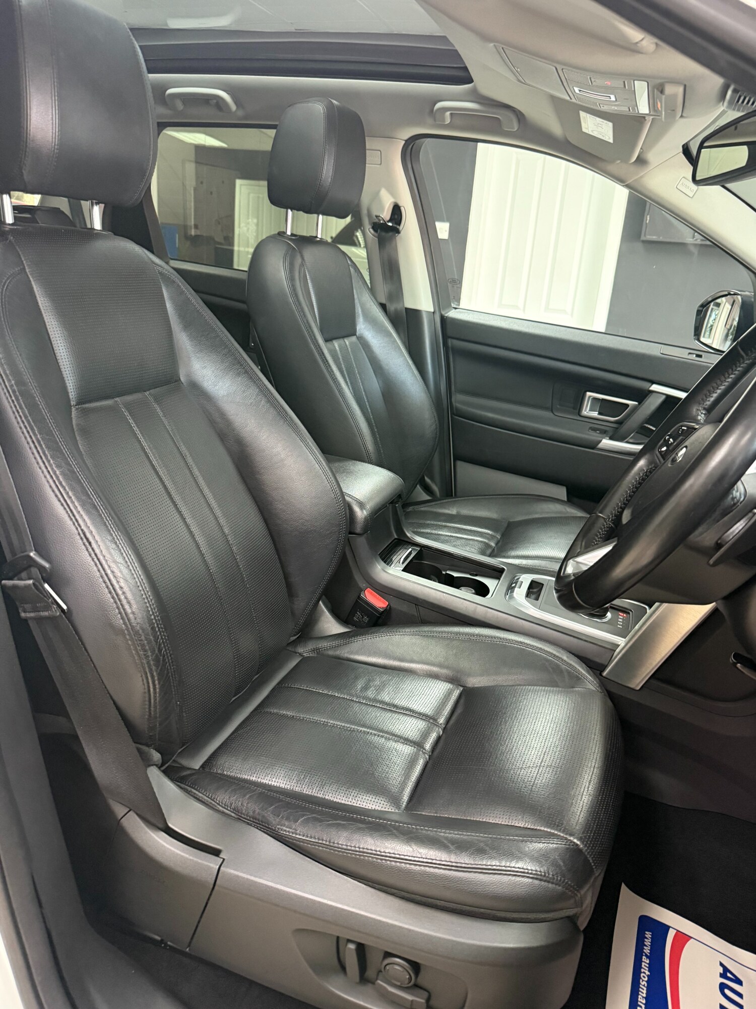 Used Land Rover Discovery Sport 2017 for sale - 76611661: Photo 11