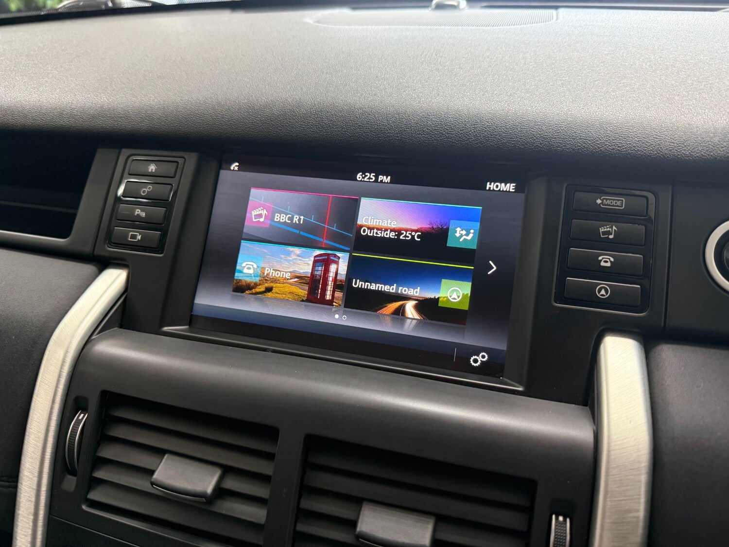 Used Land Rover Discovery Sport 2017 for sale - 76611661: Photo 14