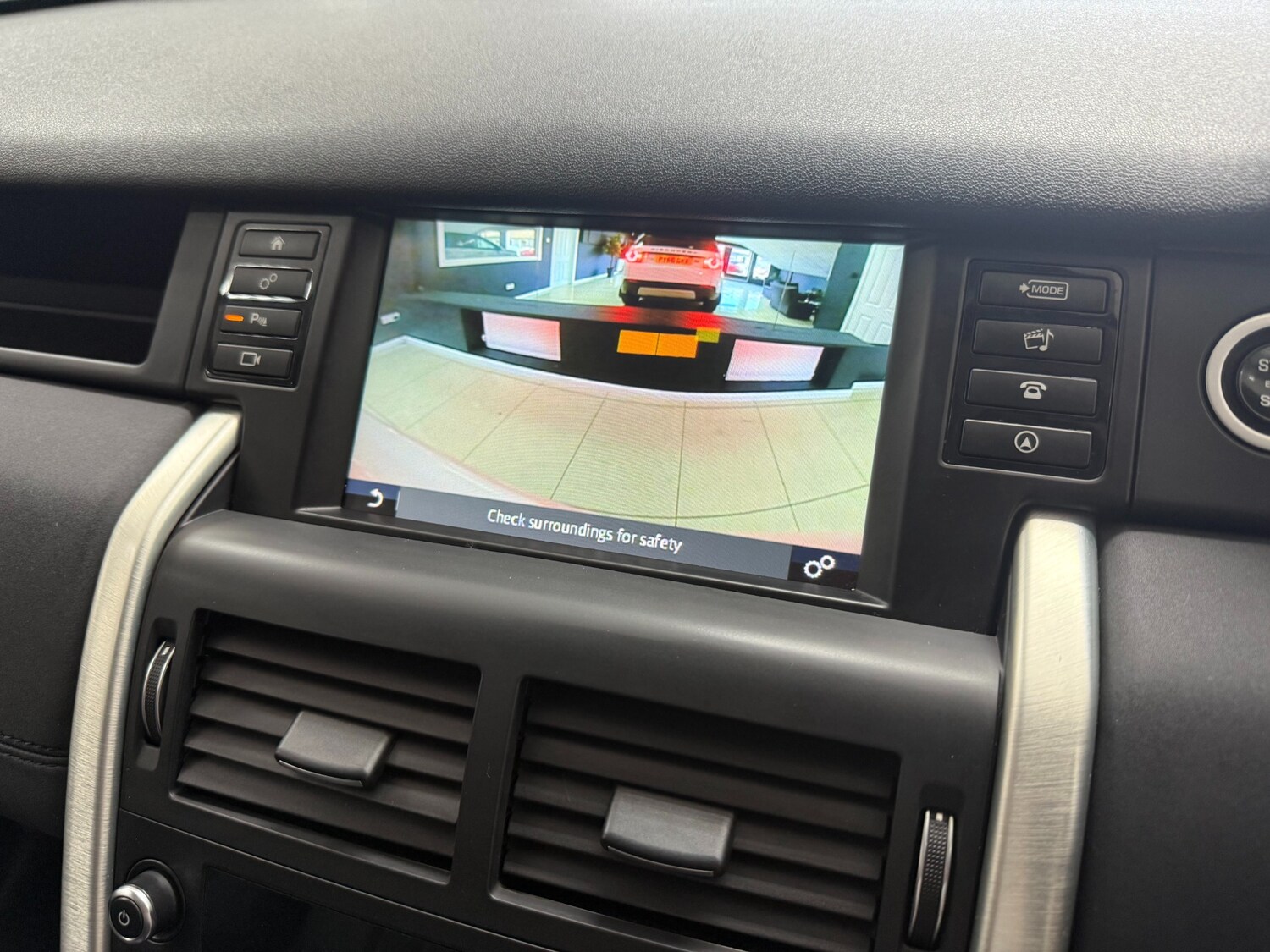 Used Land Rover Discovery Sport 2017 for sale - 76611661: Photo 15