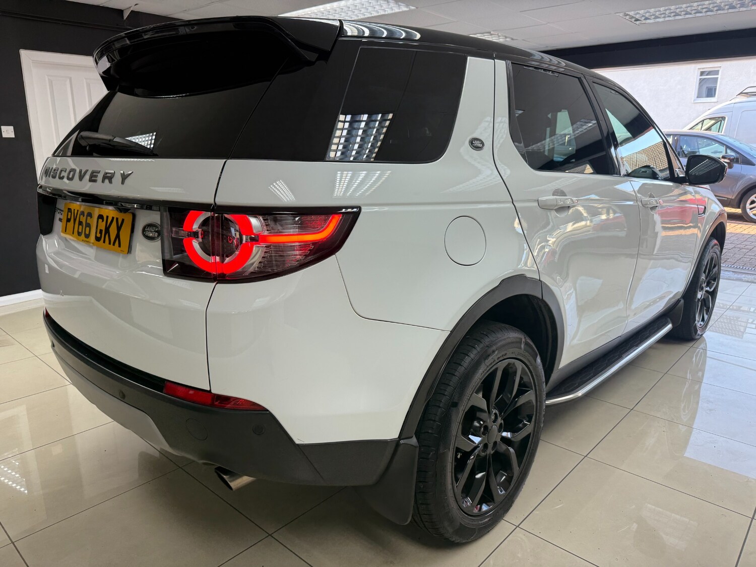 Used Land Rover Discovery Sport 2017 for sale - 76611661: Photo 8