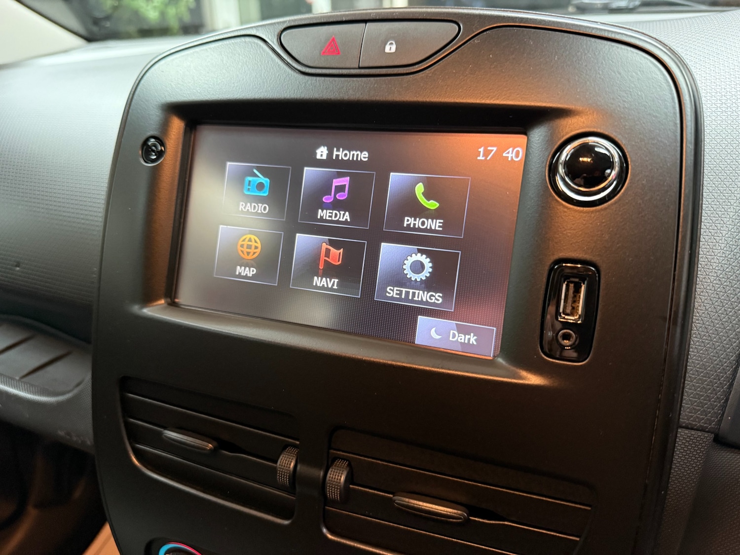 Used Renault Clio 2019 for sale - 77682171: Photo 13