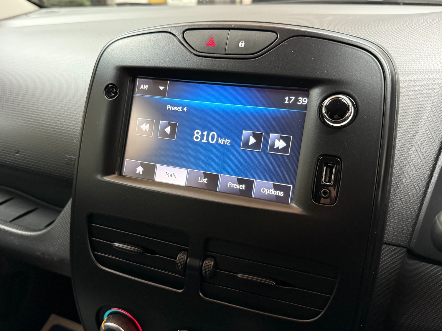 Used Renault Clio 2019 for sale - 77682171: Photo 14