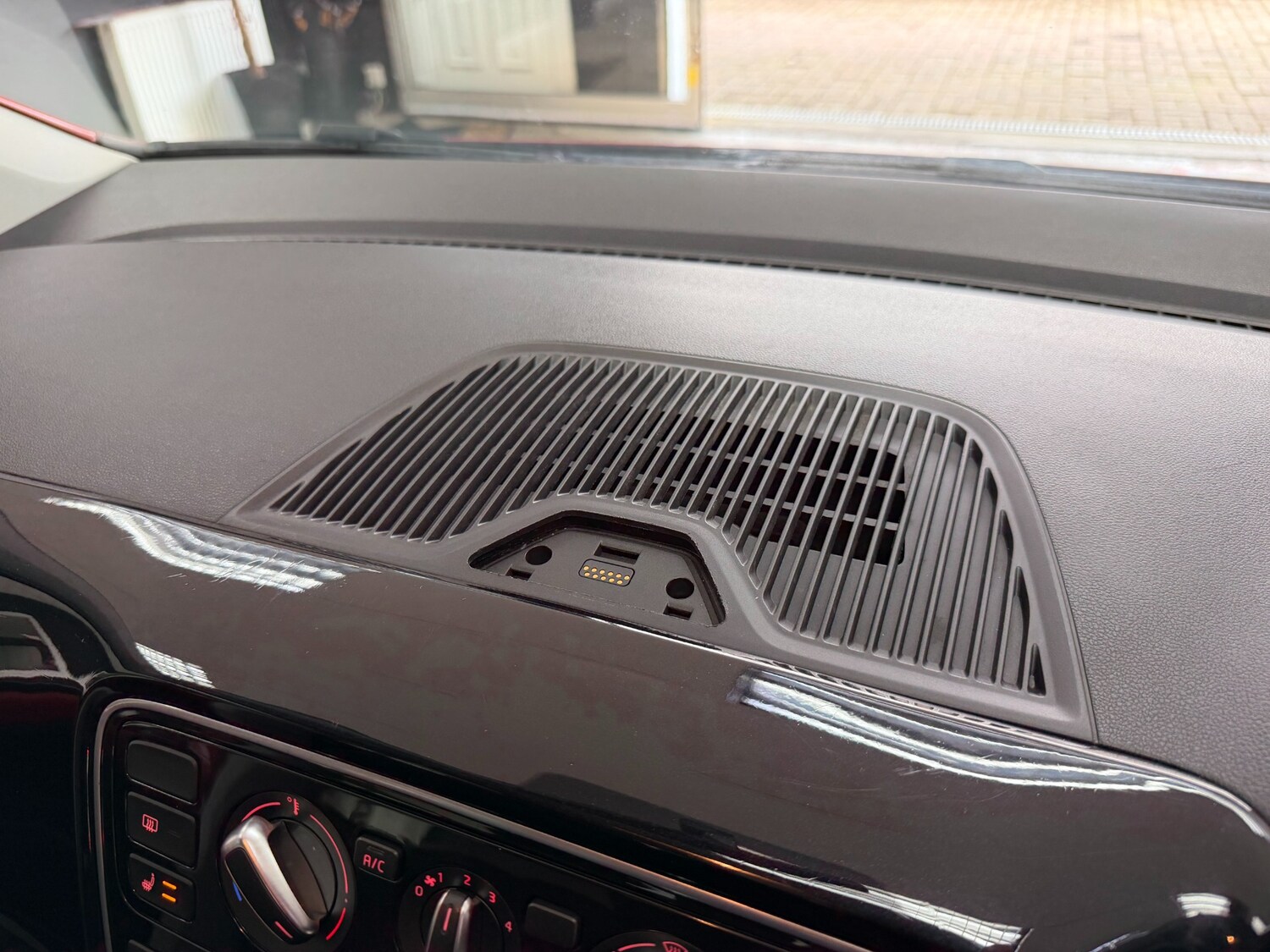 Used Volkswagen up! 2016 for sale - 78212239: Photo 17