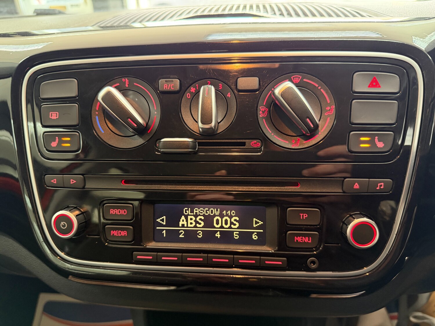 Used Volkswagen up! 2016 for sale - 78212239: Photo 18