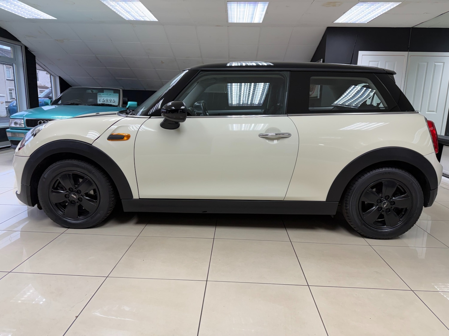 Used MINI Hatch 2015 for sale - 77934111: Photo 5