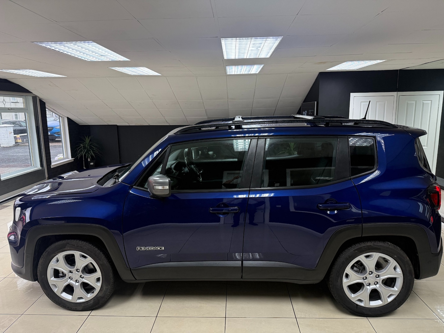 Used Jeep Renegade 2018 for sale - 76096950: Photo 4