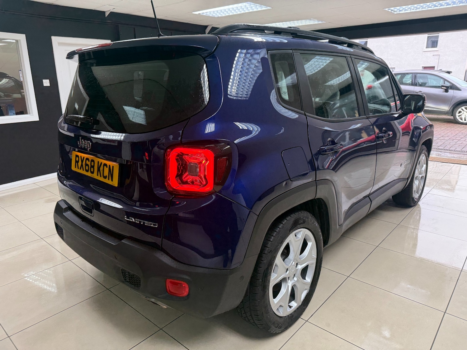 Used Jeep Renegade 2018 for sale - 76096950: Photo 8
