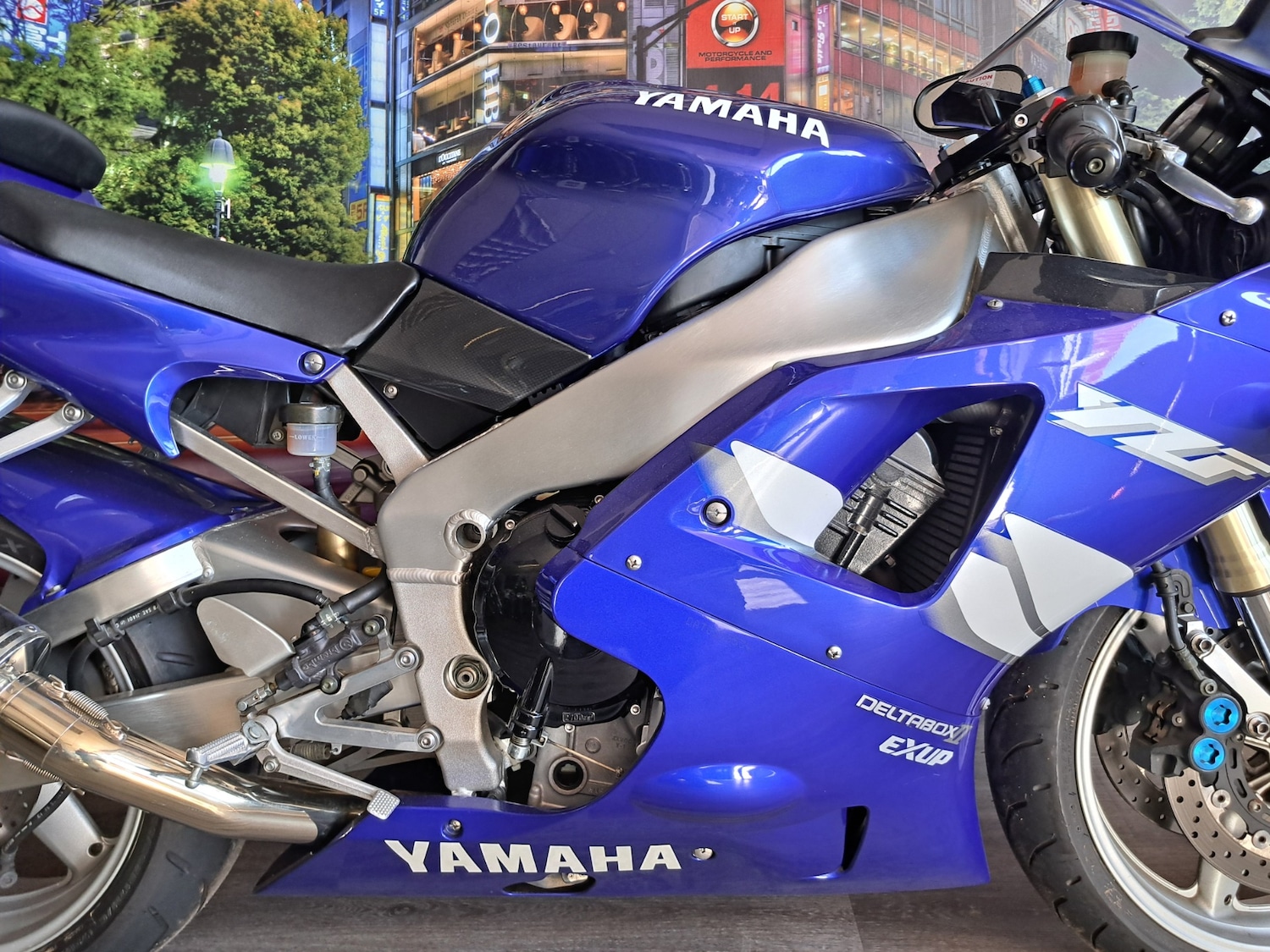 Yamaha R1