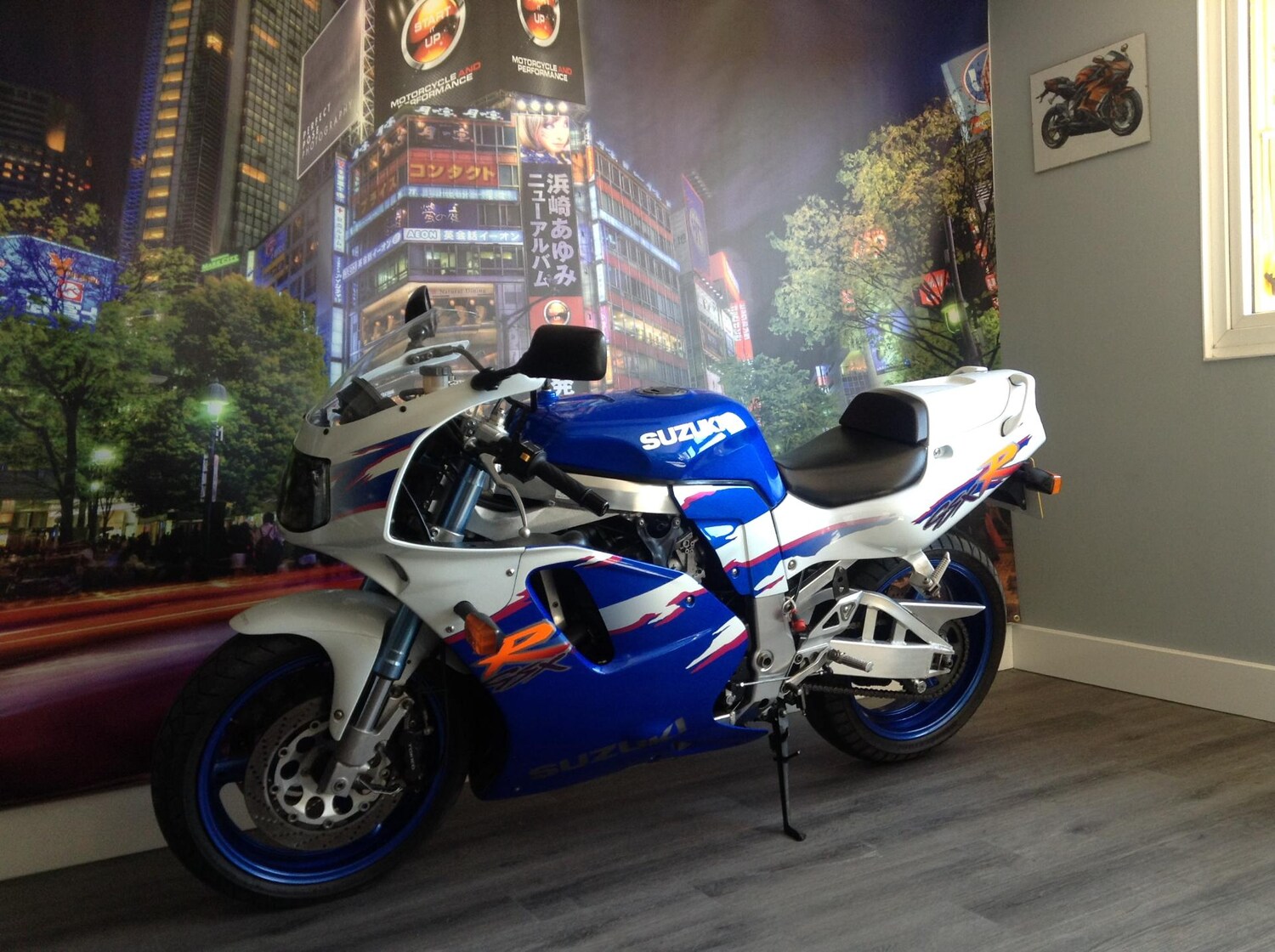 Suzuki GSX-R750
