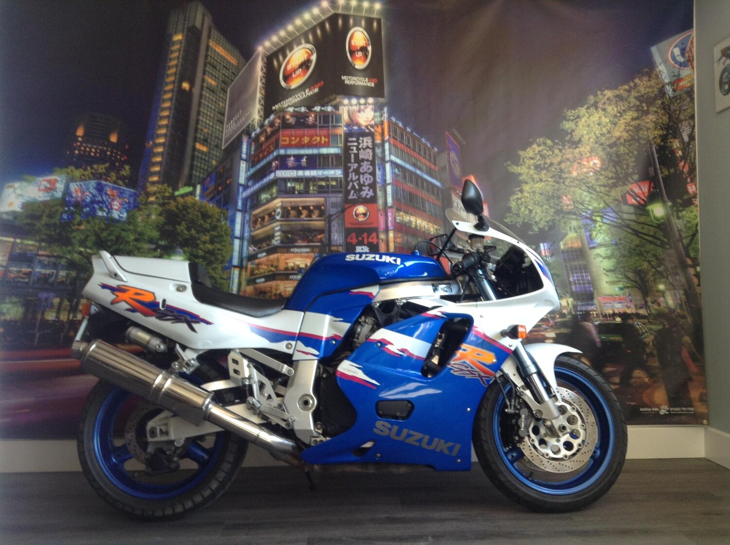 Suzuki GSX-R750