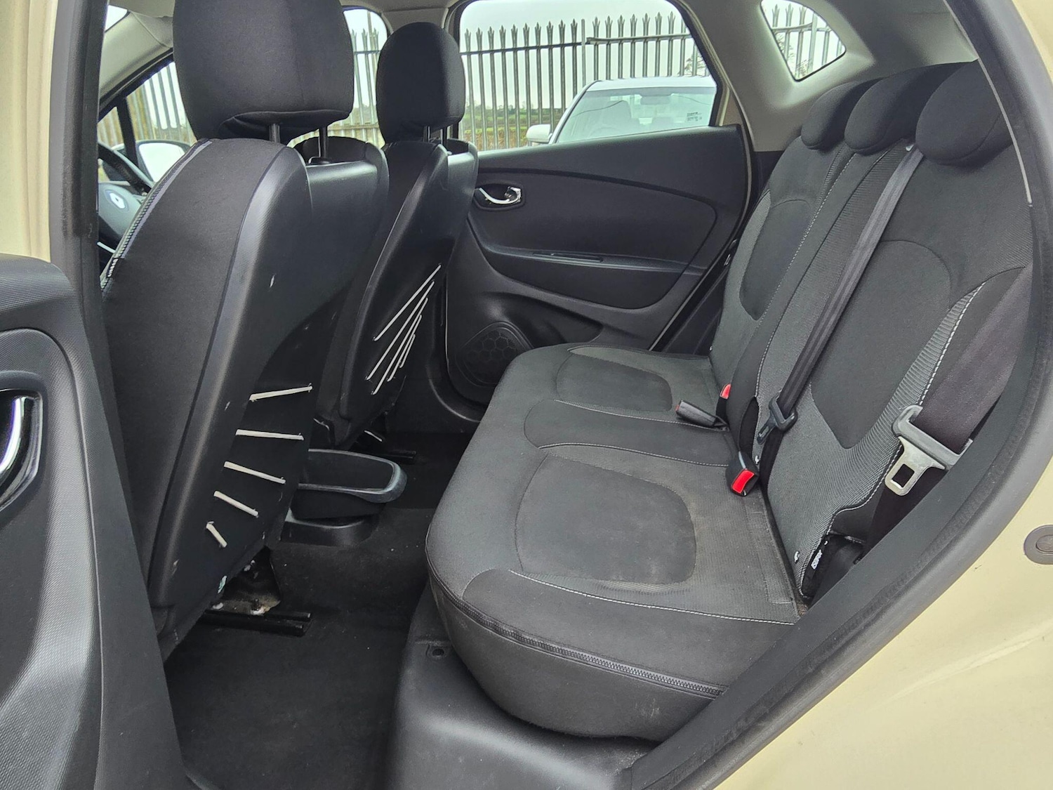 Used Renault Captur 2015 for sale - 77248204: Photo 14