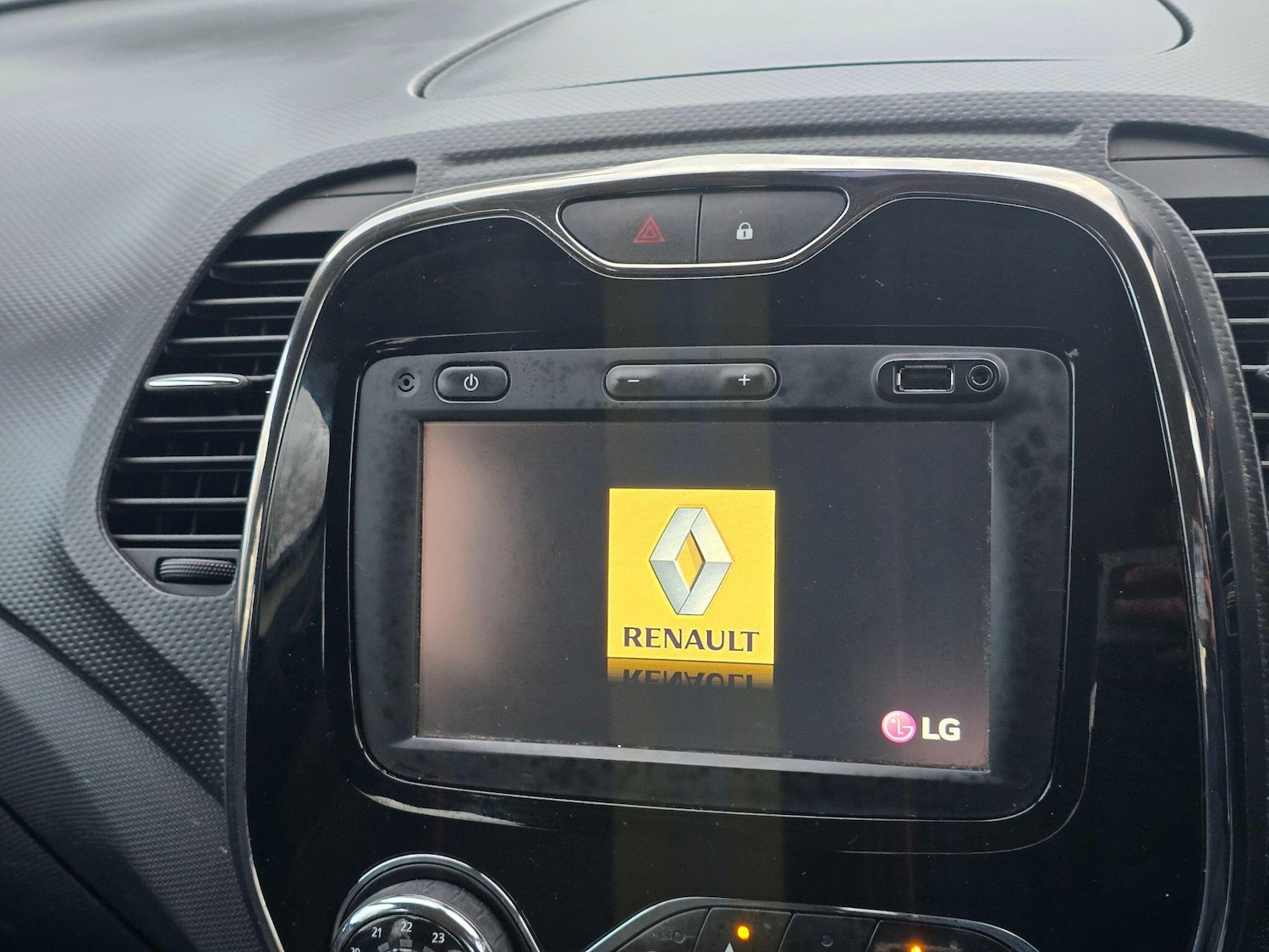 Used Renault Captur 2015 for sale - 77248204: Photo 19