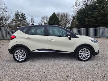 Used Renault Captur 2015 for sale - 77248204: Photo