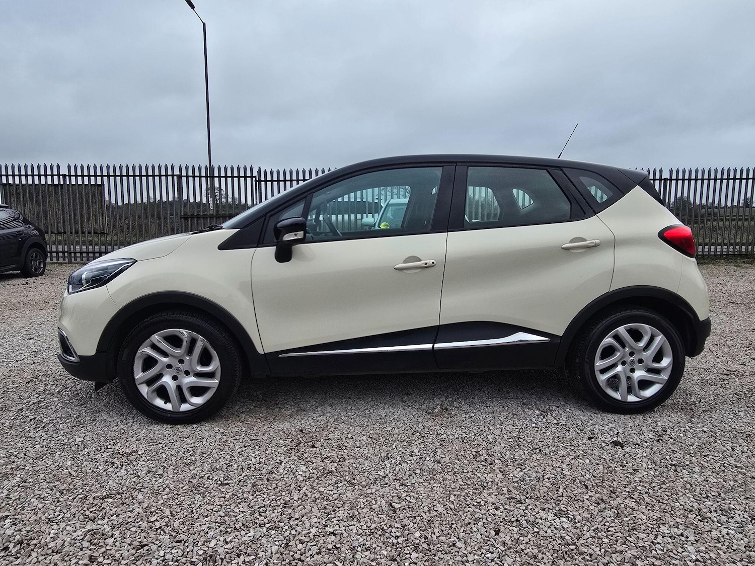 Used Renault Captur 2015 for sale - 77248204: Photo 6