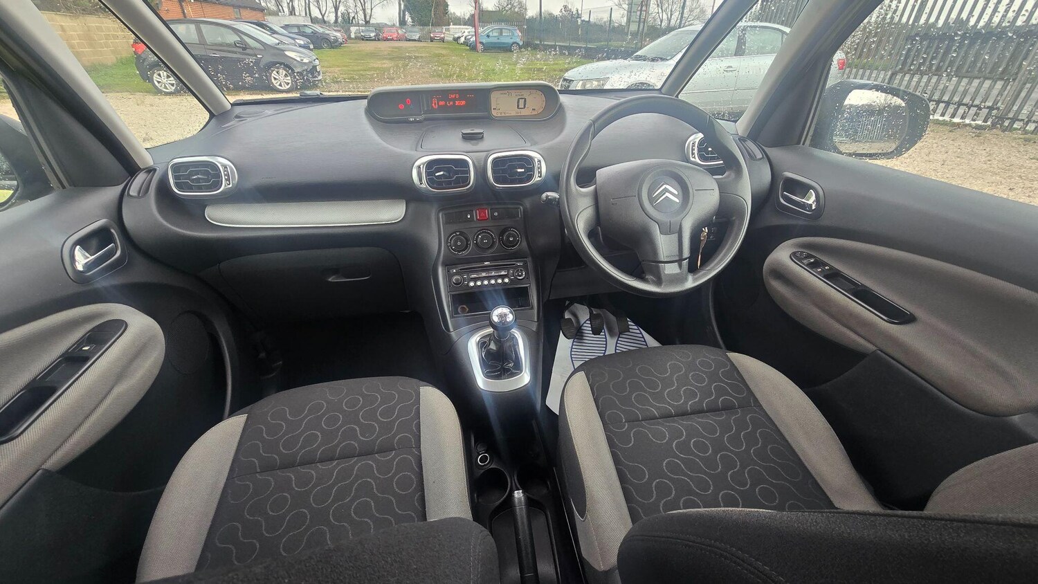 Used Citroen C3 Picasso 2009 for sale - 77479358: Photo 18