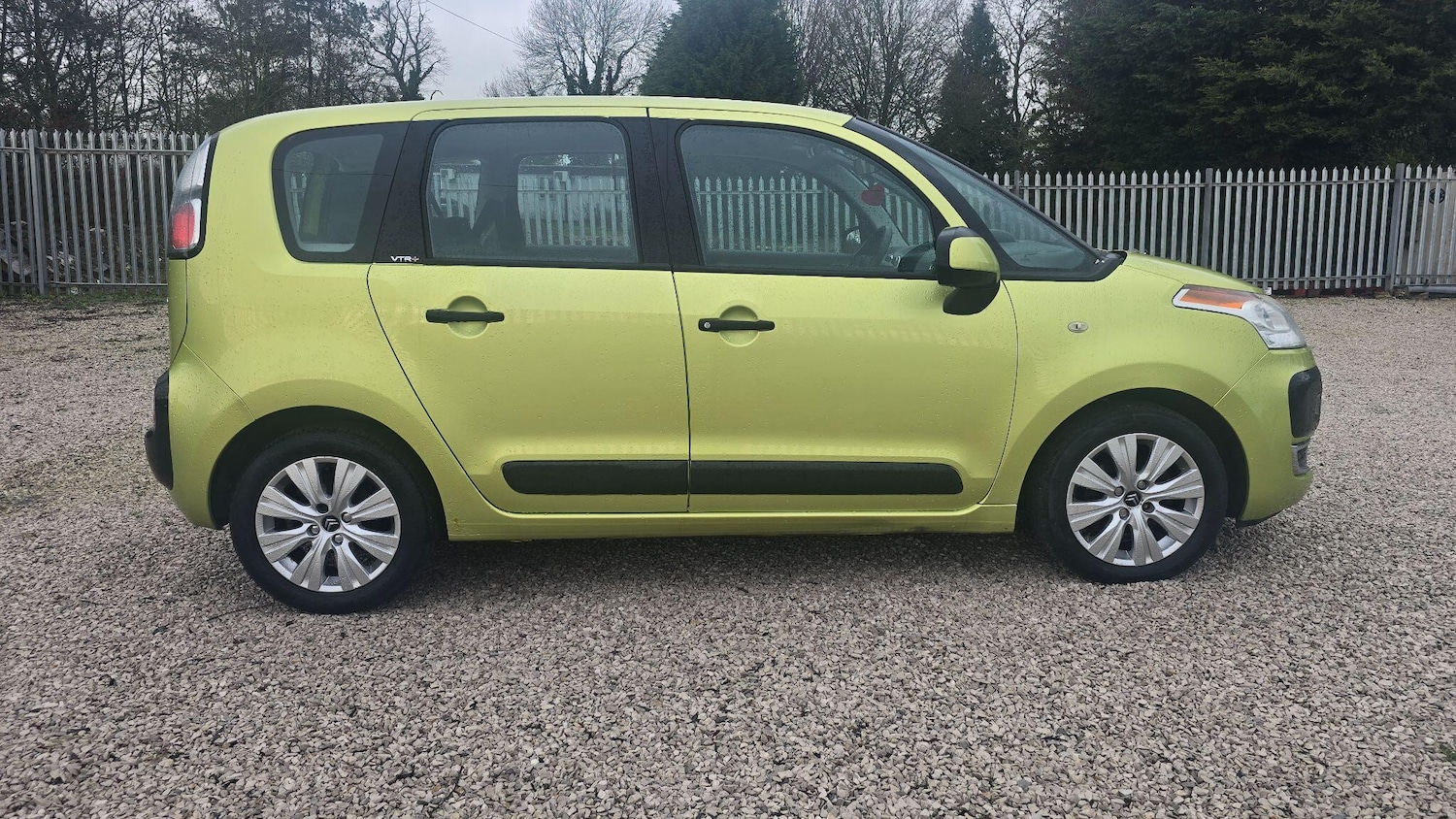 Used Citroen C3 Picasso 2009 for sale - 77479358: Photo 2