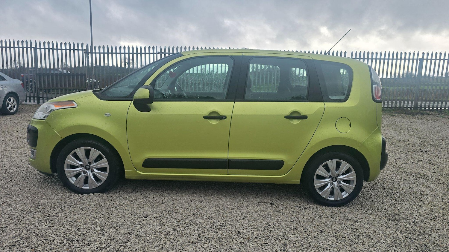 Used Citroen C3 Picasso 2009 for sale - 77479358: Photo 5