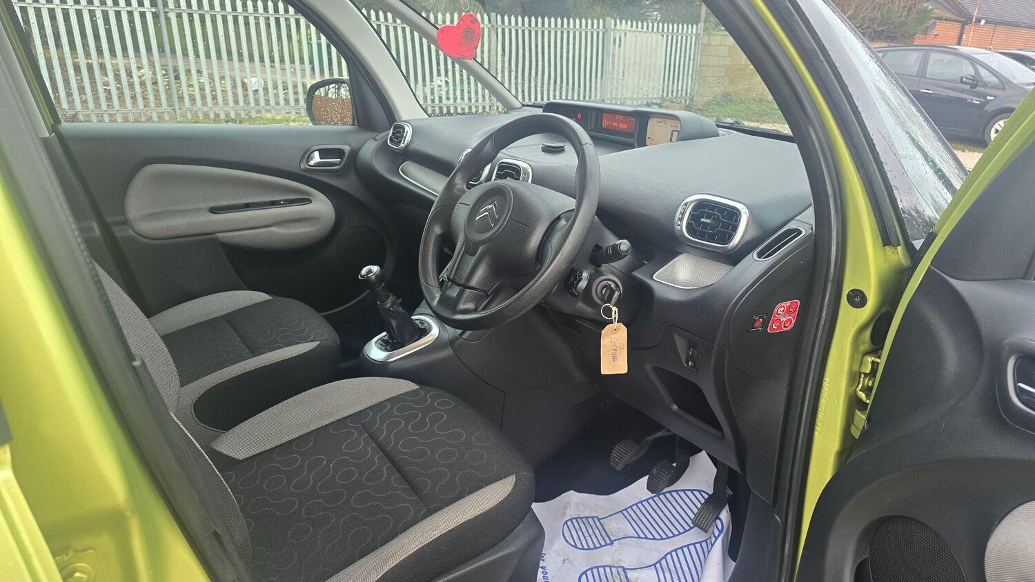 Used Citroen C3 Picasso 2009 for sale - 77479358: Photo 8