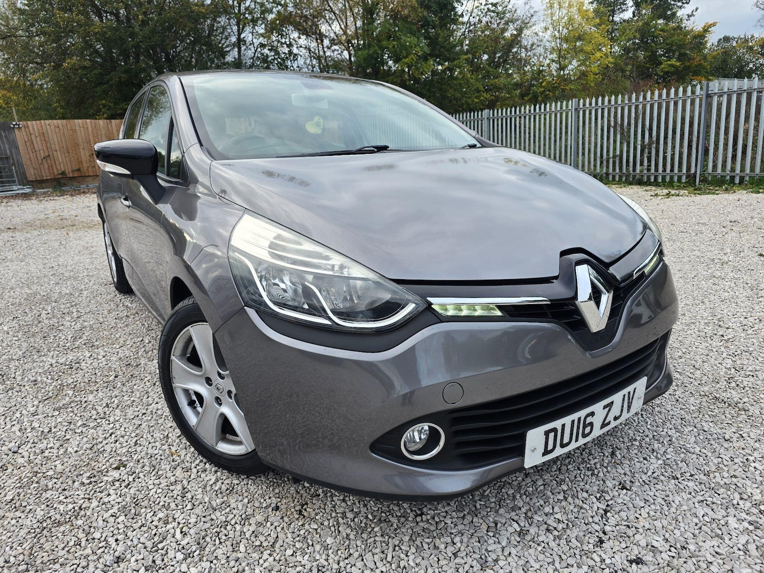 Used Renault Clio 2016 for sale - 76377263: Photo 1