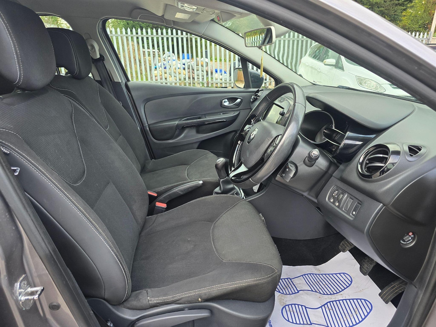 Used Renault Clio 2016 for sale - 76377263: Photo 11