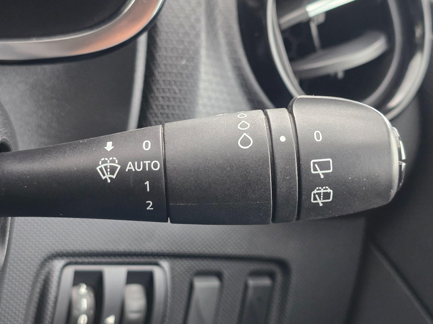 Used Renault Clio 2016 for sale - 76377263: Photo 24