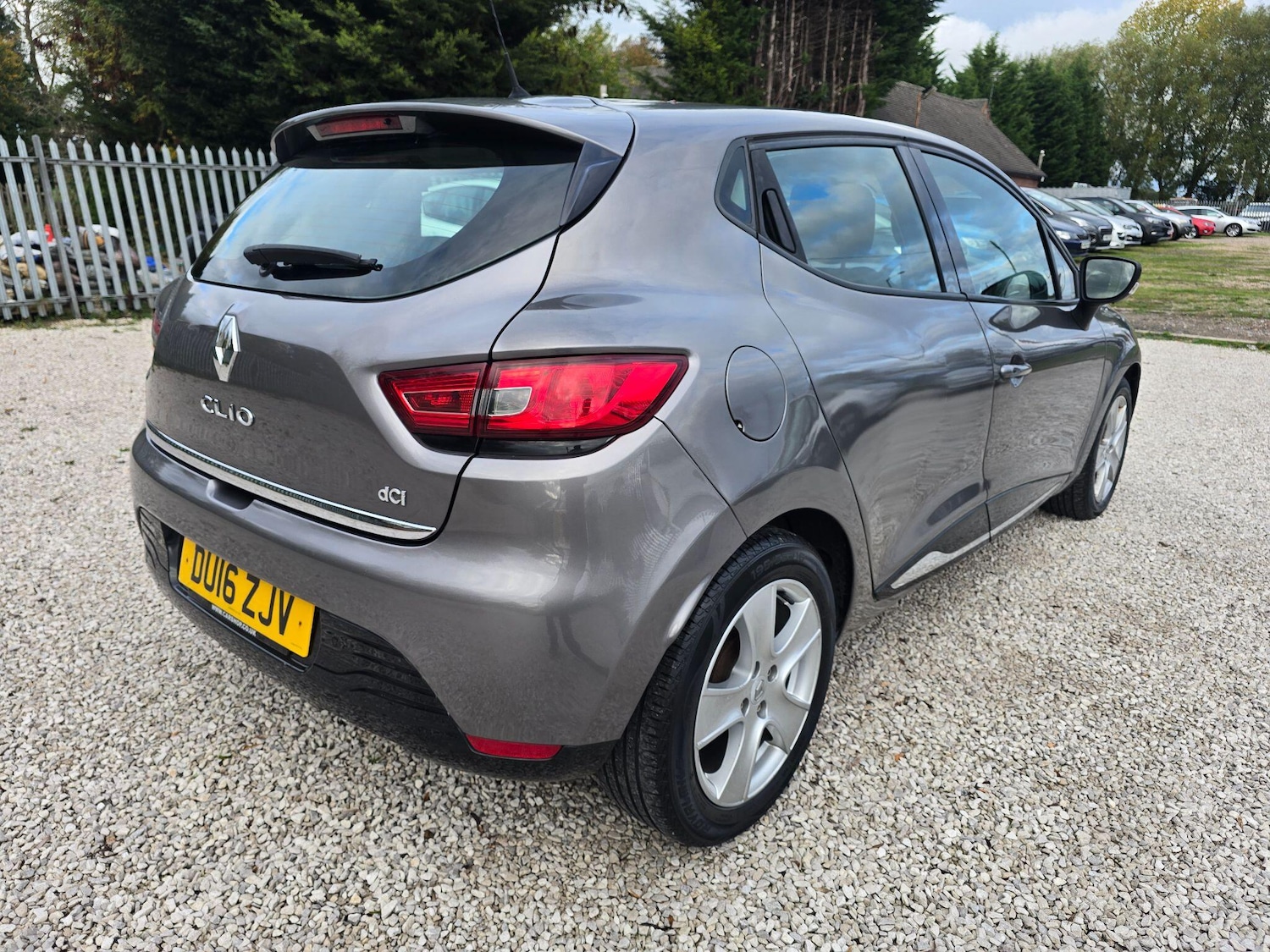 Used Renault Clio 2016 for sale - 76377263: Photo 3