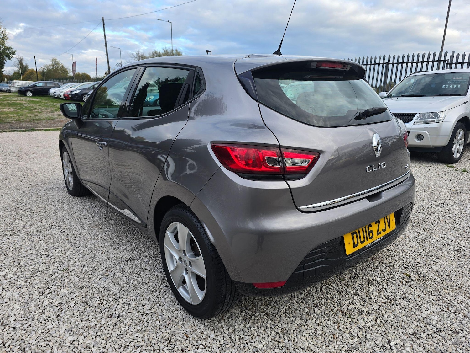 Used Renault Clio 2016 for sale - 76377263: Photo 6
