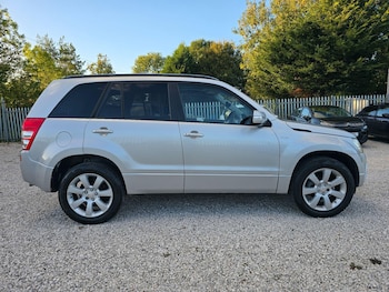 Used Suzuki Grand Vitara 2011 for sale - 76095155: Photo