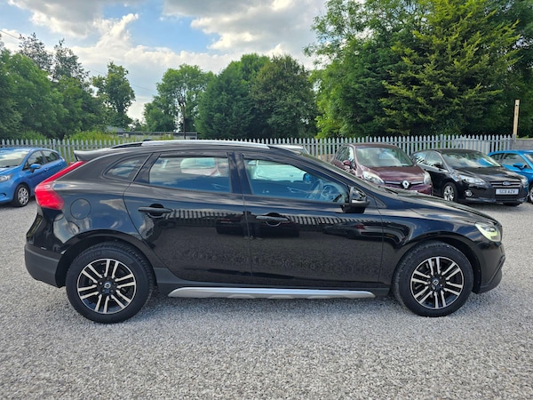 Used Volvo V40 Cross Country 2016 for sale - 75198901: Photo 2