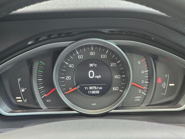 Used Volvo V40 Cross Country 2016 for sale - 75198901: Photo 31
