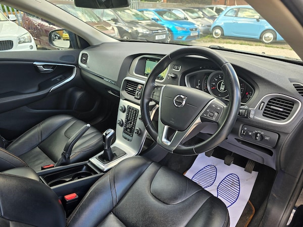 Used Volvo V40 Cross Country 2016 for sale - 75198901: Photo 9