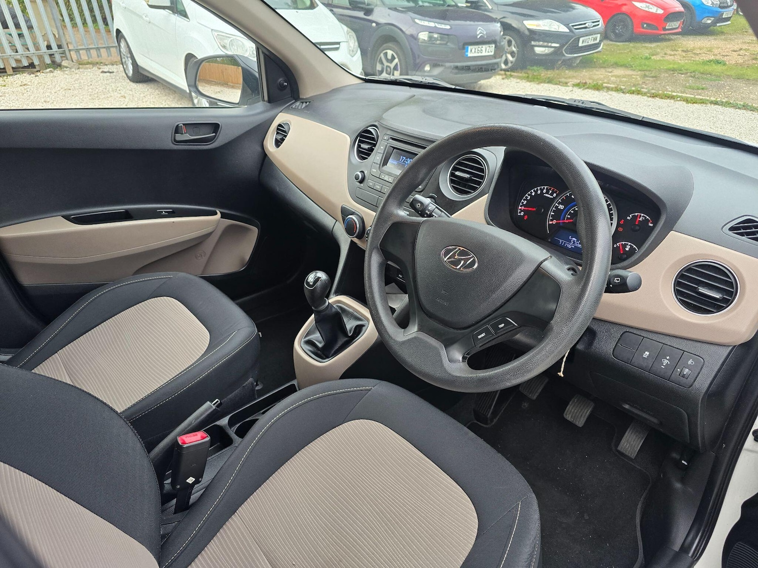 Used Hyundai i10 2016 for sale - 76247427: Photo 10