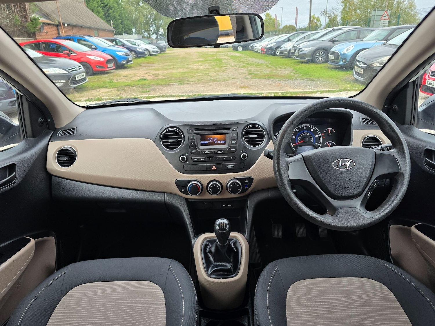 Used Hyundai i10 2016 for sale - 76247427: Photo 17