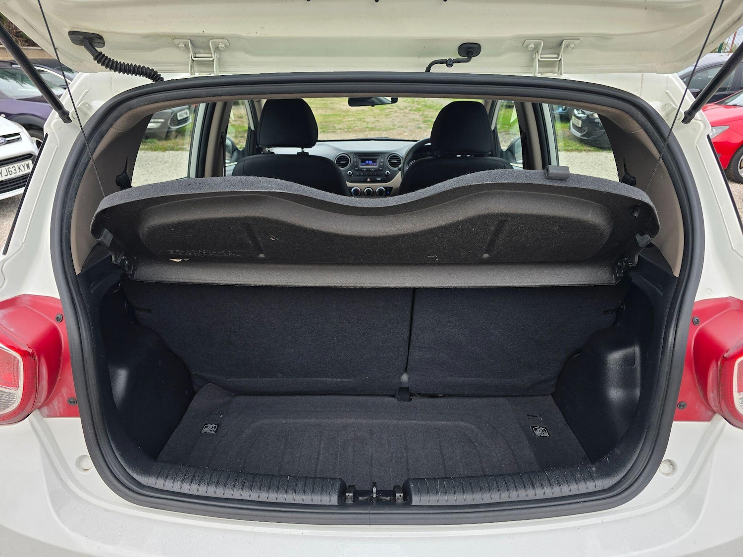 Used Hyundai i10 2016 for sale - 76247427: Photo 19