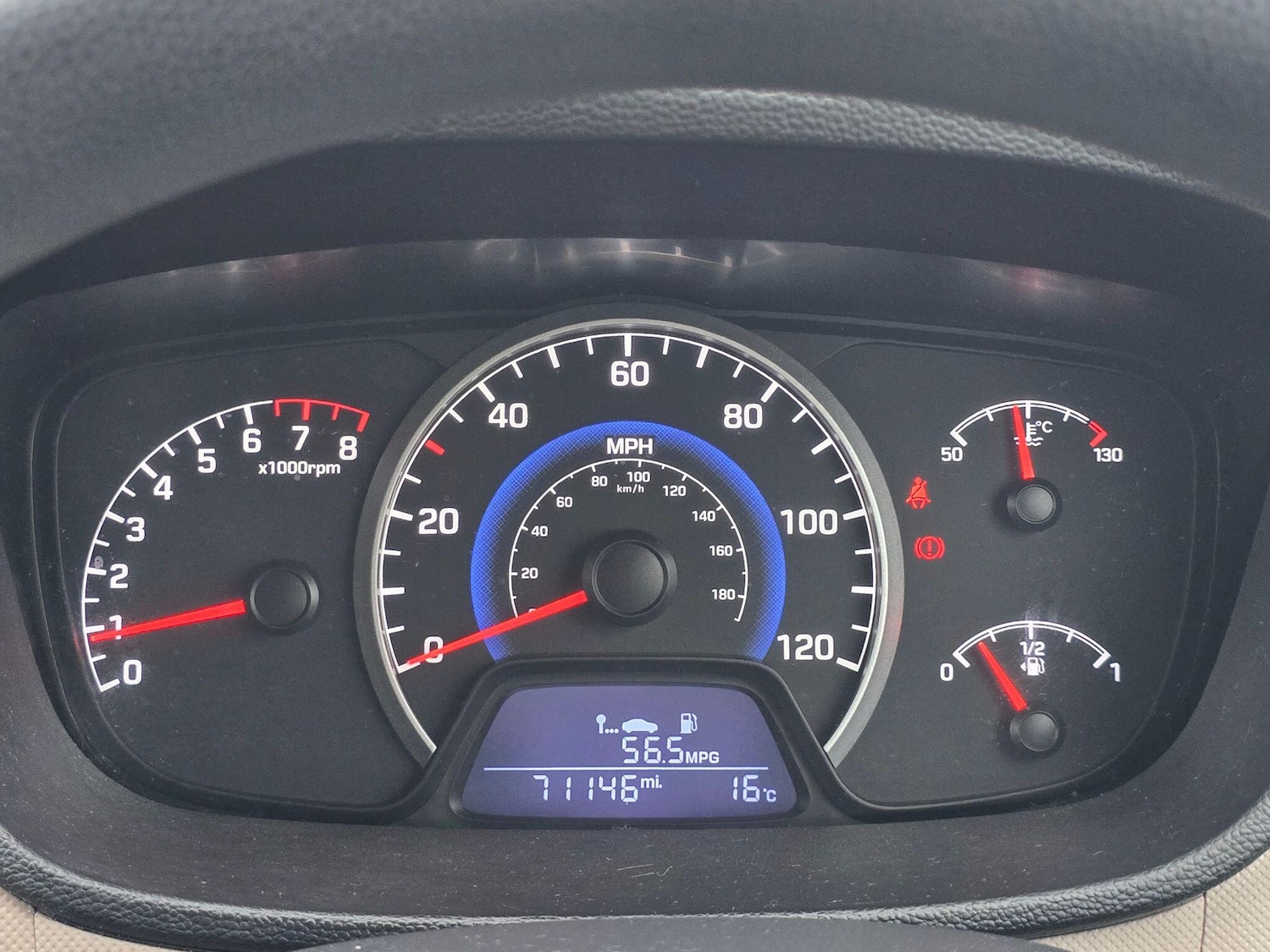 Used Hyundai i10 2016 for sale - 76247427: Photo 29