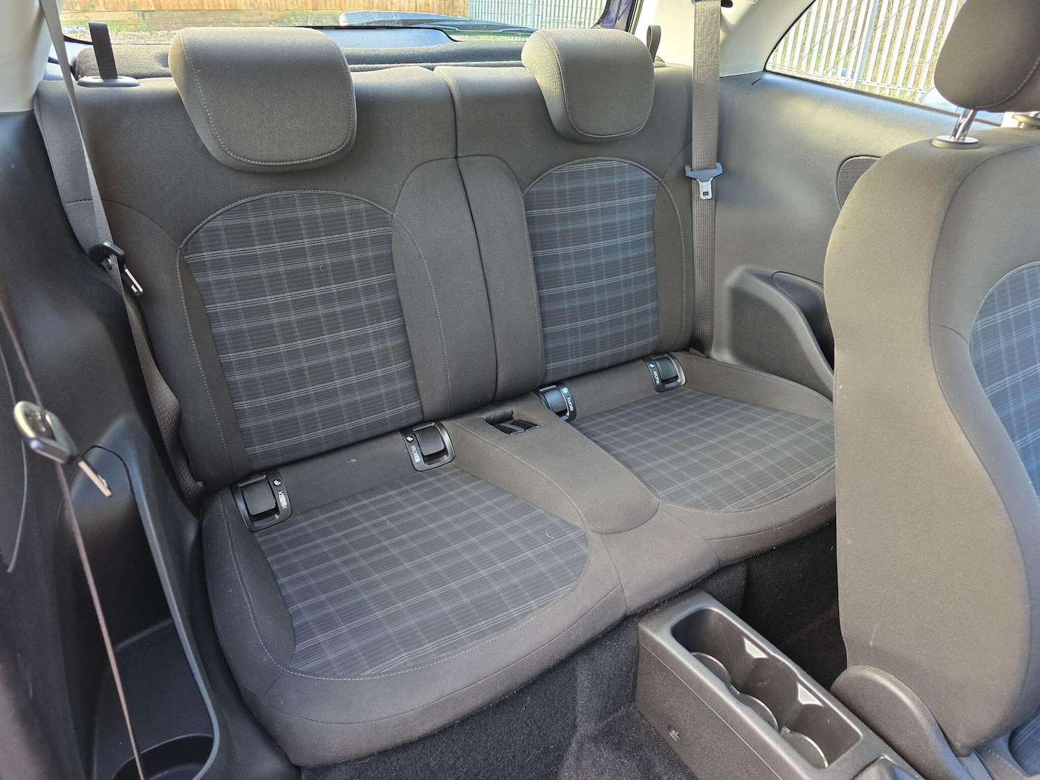 Used Vauxhall ADAM 2015 for sale - 77021083: Photo 16