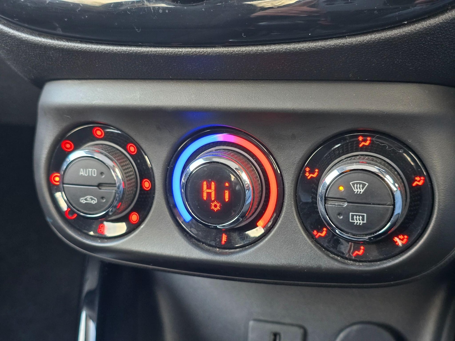 Used Vauxhall ADAM 2015 for sale - 77021083: Photo 20