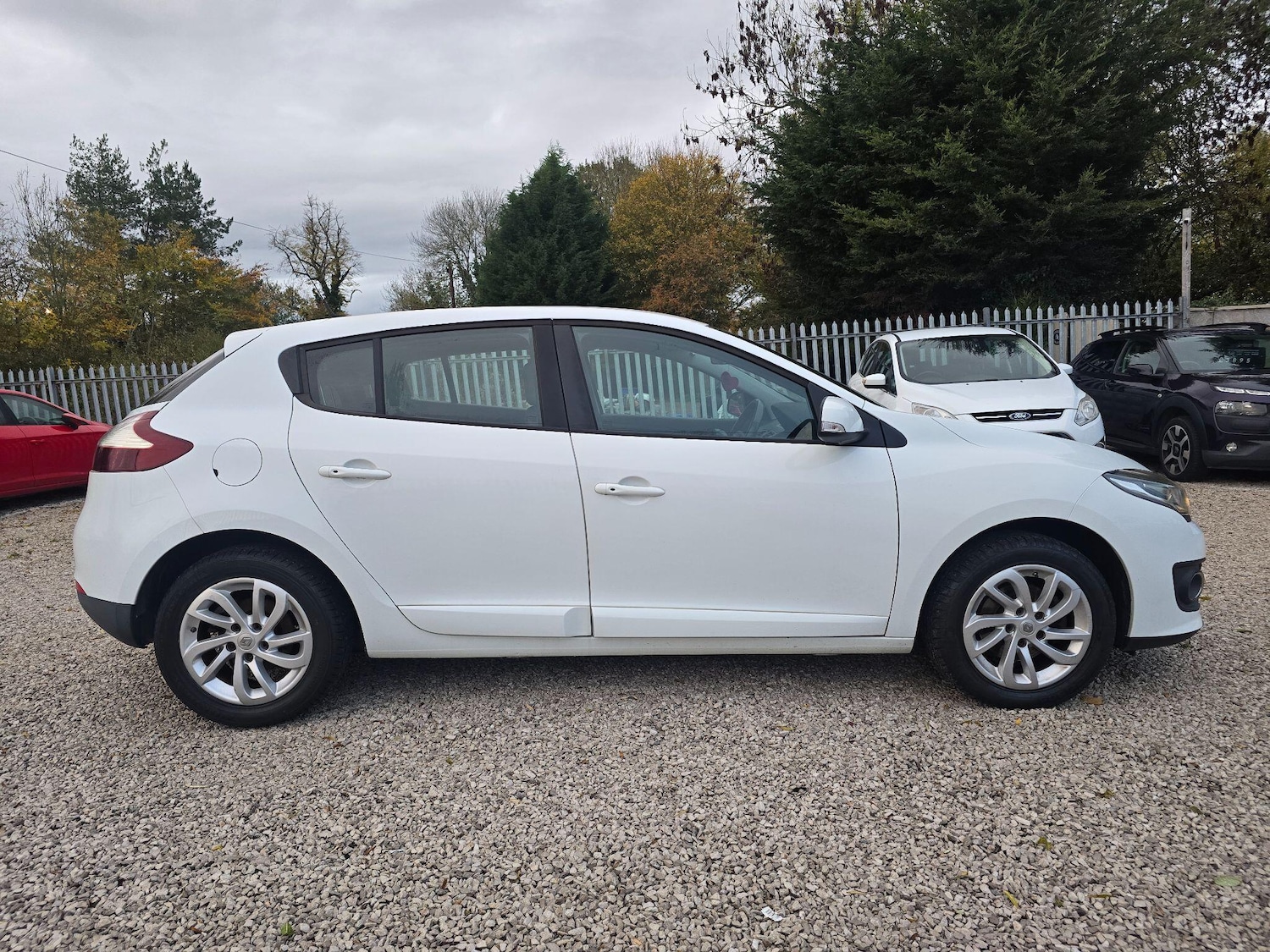 Used Renault Megane 2016 for sale - 76996902: Photo 2