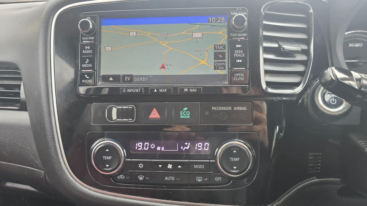 Used Mitsubishi Outlander 2016 for sale - 77852902: Photo 24