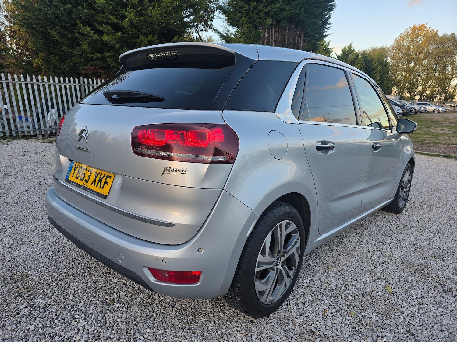 Used Citroen C4 Picasso 2014 for sale - 76377365: Photo 3