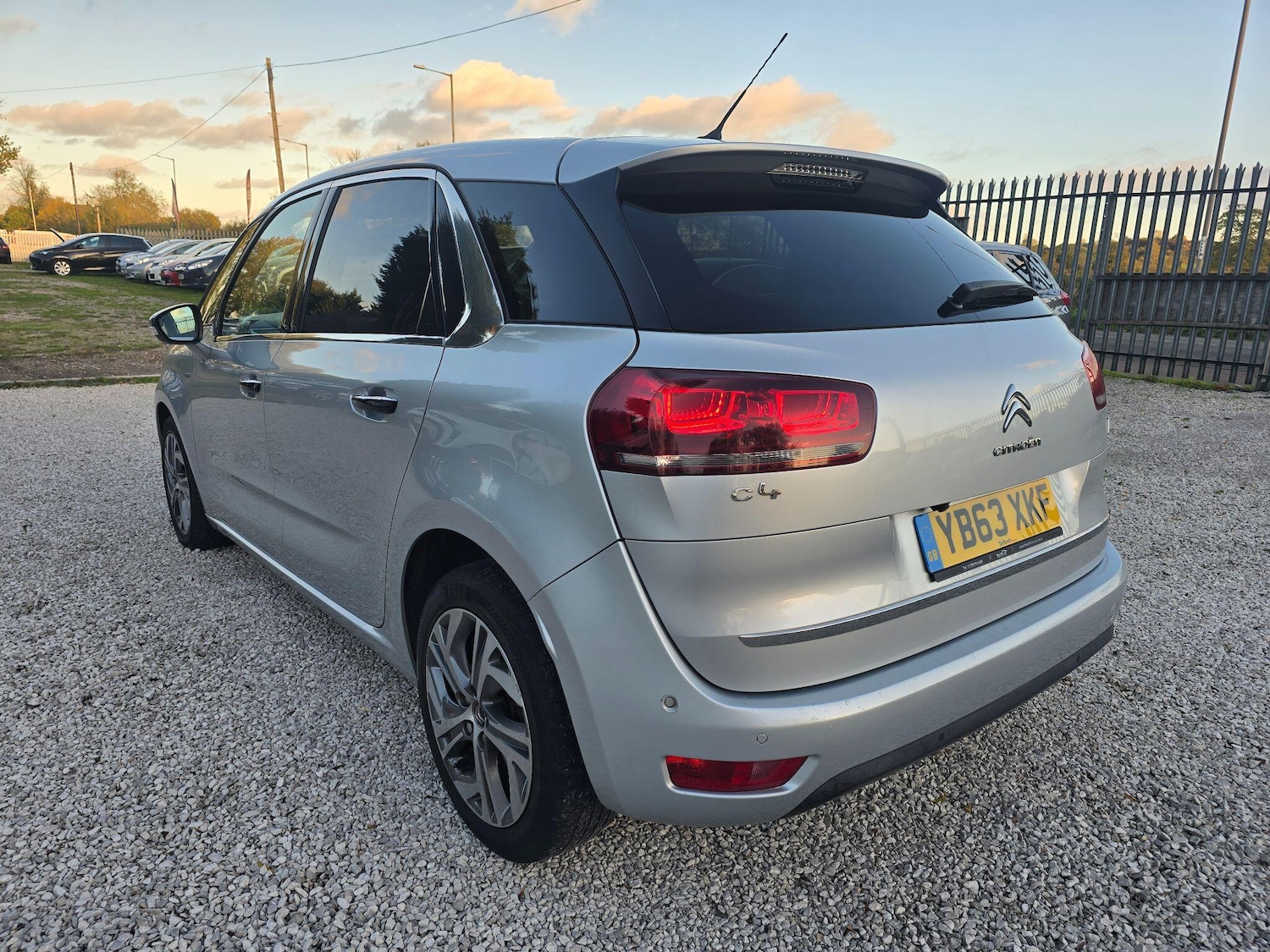 Used Citroen C4 Picasso 2014 for sale - 76377365: Photo 6