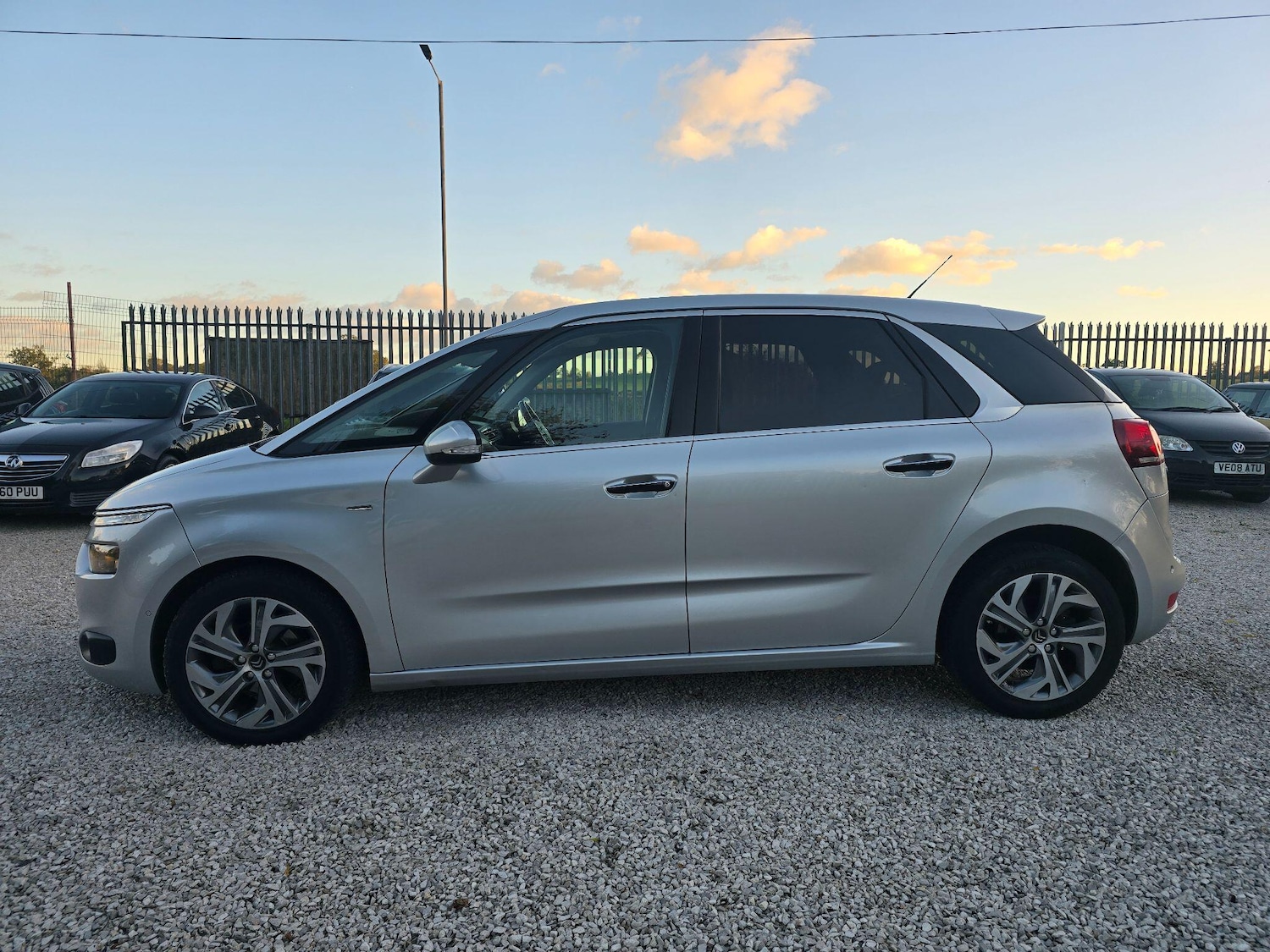 Used Citroen C4 Picasso 2014 for sale - 76377365: Photo 7