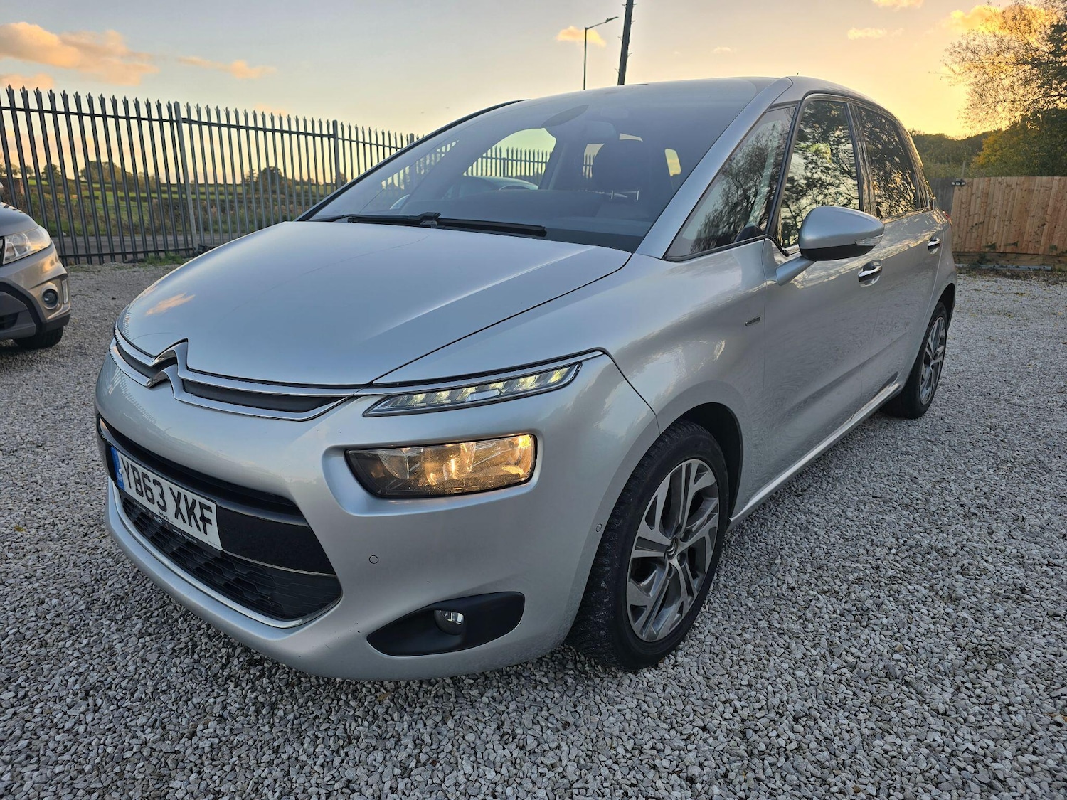 Used Citroen C4 Picasso 2014 for sale - 76377365: Photo 8