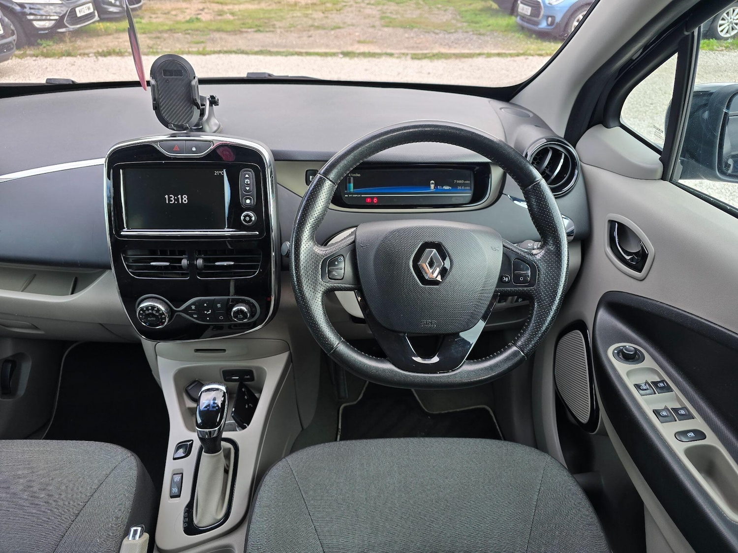 Used Renault Zoe for sale - 76989952: Photo 17