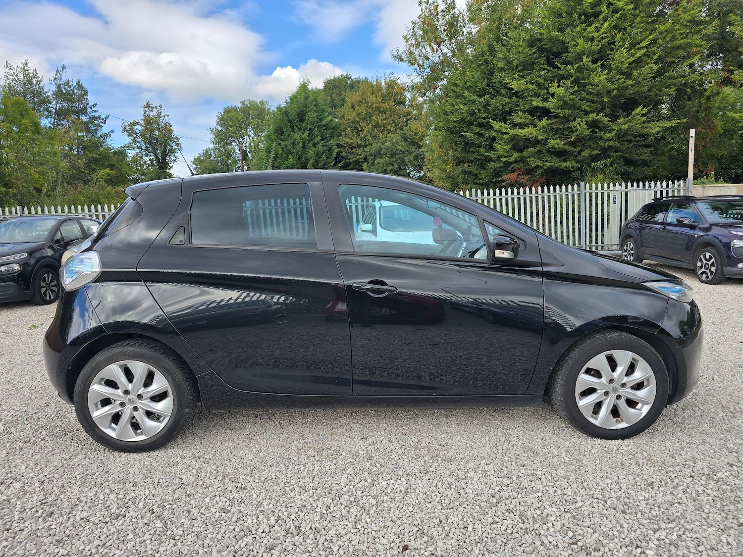 Used Renault Zoe for sale - 76989952: Photo 2